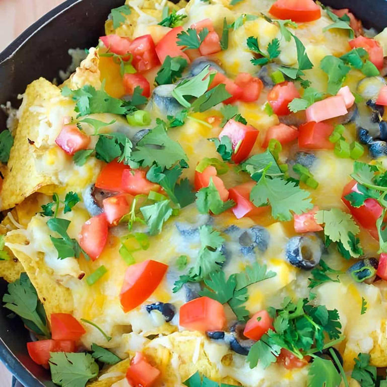 Skillet Nachos With Spicy Salsa Verde