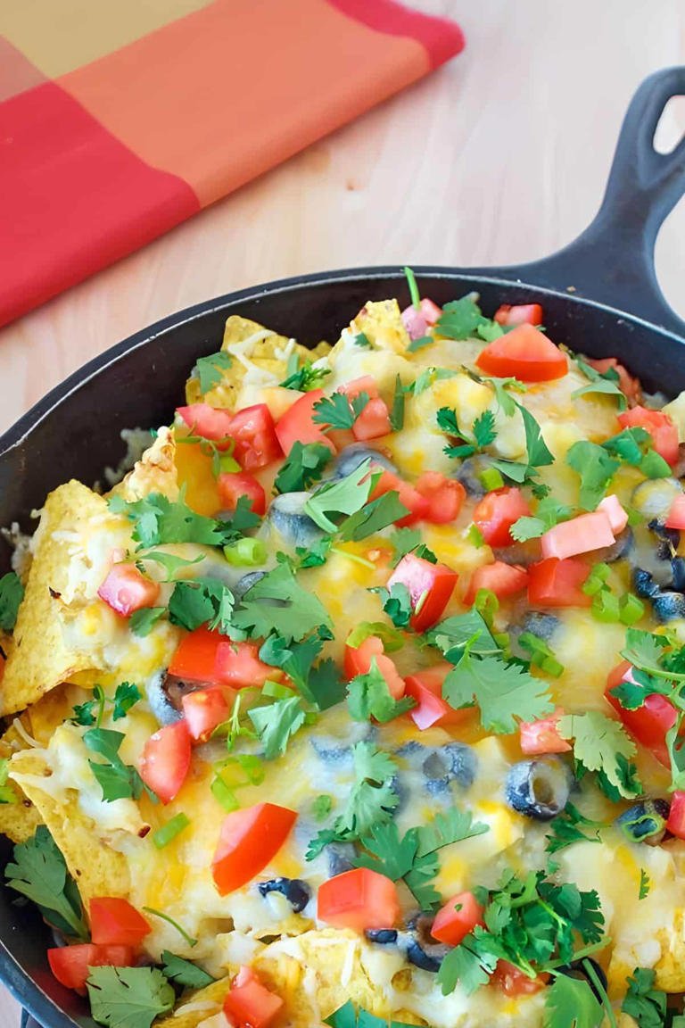 Skillet Nachos With Spicy Salsa Verde