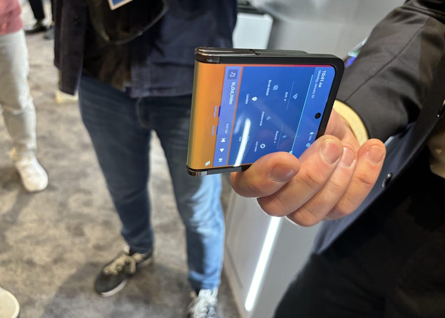 foldable phones in 2024: what to expect from samsung, google and others