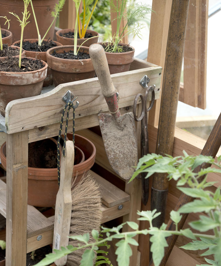 How to clean rusty tools and smarten them up like new