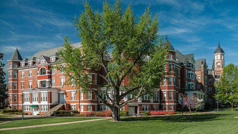 Mississippi University Drops ‘Women’ From Name to Be More Inclusive to Men