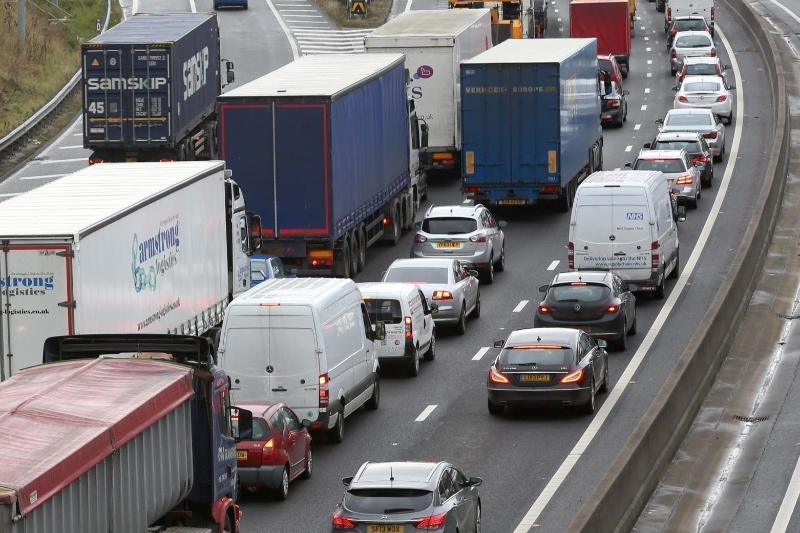 Traffic in Hampshire Delays on M27 westbound between junction 12 ans
