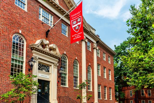 universidad de harvard ofrece cursos gratuitos: conozca cómo acceder a ellos