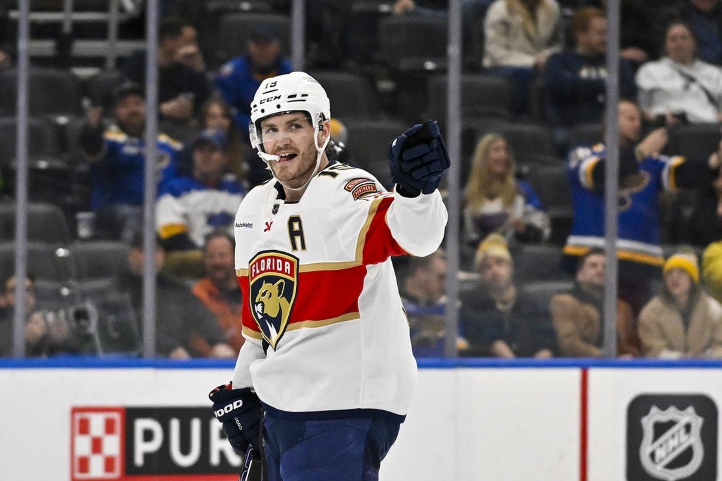 NHL Roundup: Matthew Tkachuk Posts Hat Trick As Panthers Win 8th Straight