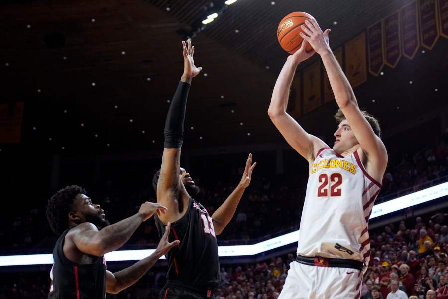 Iowa State Beats Nation’s Final Undefeated Team, No. 2 Houston, 57-53