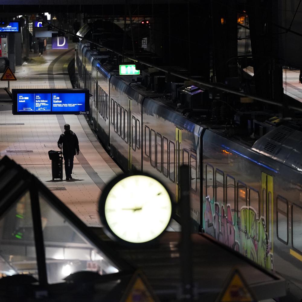 GDL-Streik Läuft: Seit Mittwochmorgen Personenverkehr Der Bahn ...