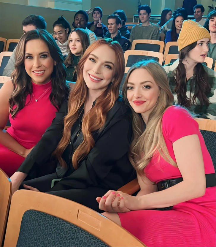 'Mean Girls' reunites 'Plastic' after 20 years
