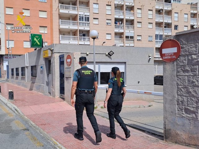 Sucesos.- Detenida En Torrevieja Una Mujer Con 12 Requisitorias ...