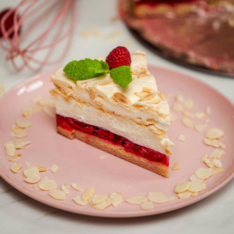 Classic Raspberry Meringue Cake: Easy Steps To Wow At Any Gathering