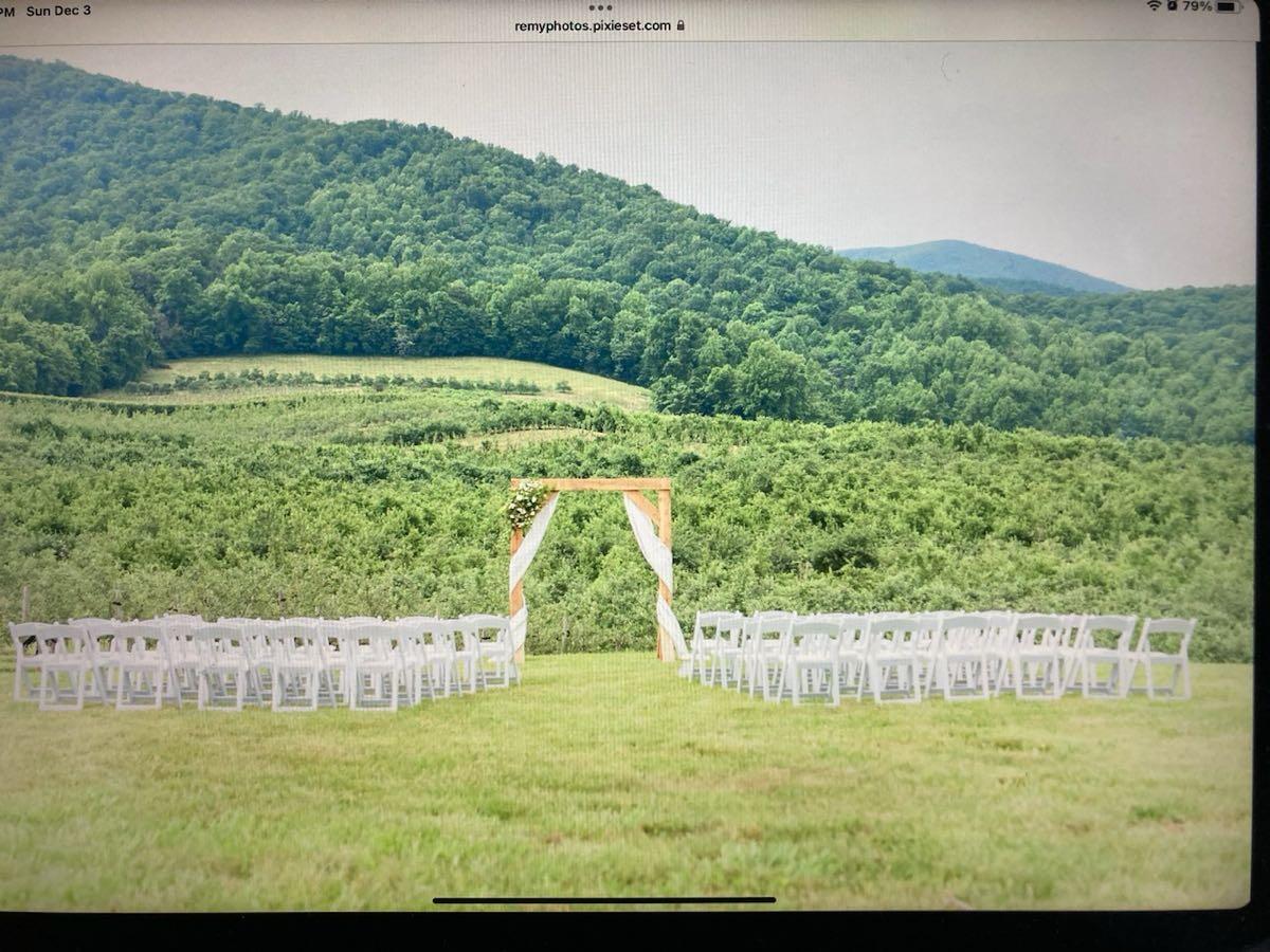 Tying The Knot In 2024 Stoney Creek Wintergreen   AA1mKg9T.img