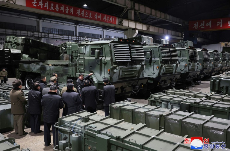 líder norte-coreano chama o sul de seu 'principal inimigo' ao visitar fábricas de armas