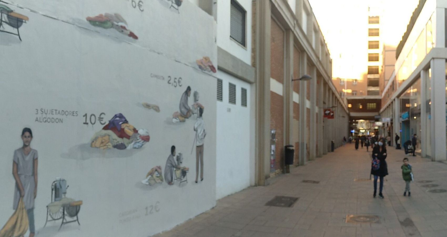 Piden Salvar El Mural "Fashion Victim" Que Escif Pintó Frente A Primark ...