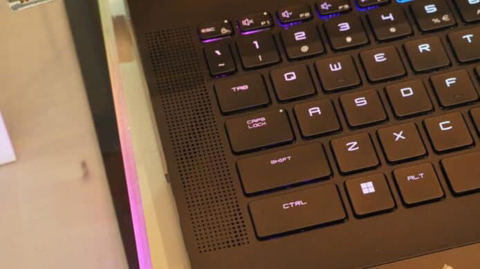 【CES 2024】MSI 旗艦電競筆電螢幕提升至 18 吋 Titan 18 HX 等三款配備頂尖效能各具特色