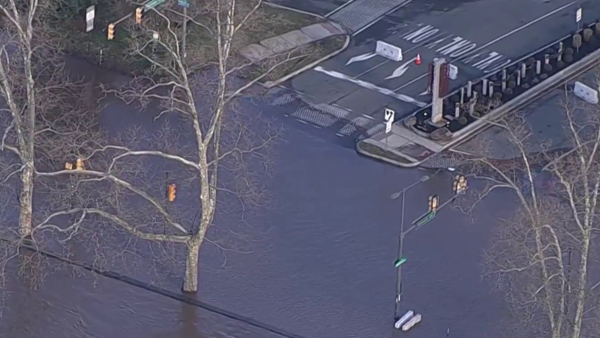 Powerful Storm Pounds Philly Region With Flooding, Road Closures, Power ...