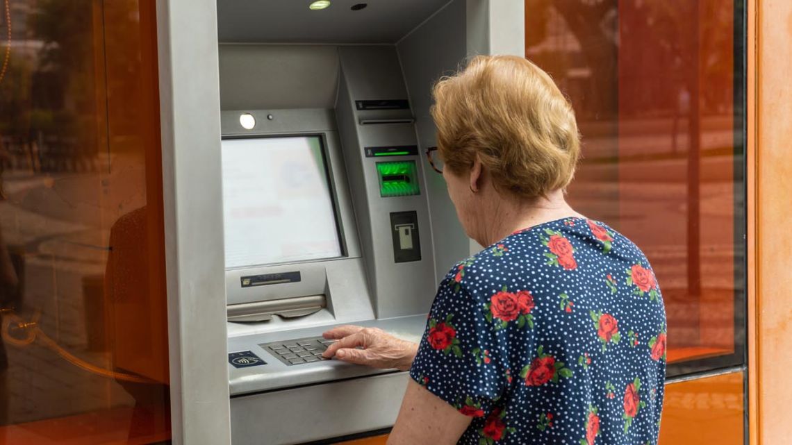 Jubilaciones Y Pensiones De ANSES: Quiénes Cobran Hoy Miércoles 14 De ...