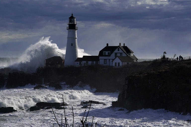 Building At Popular Maine Lighthouse Destroyed In Storm