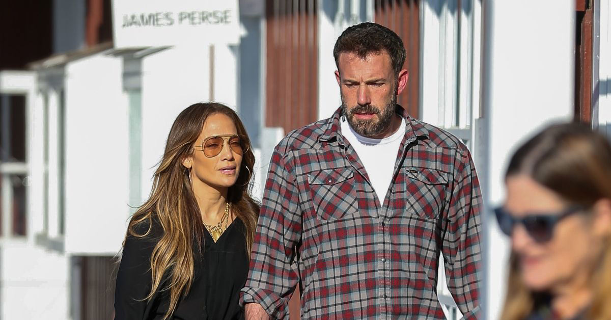Ben Affleck And Jennifer Lopez Refuse To Break Up While Loved Ones Insist Itd Be Best 