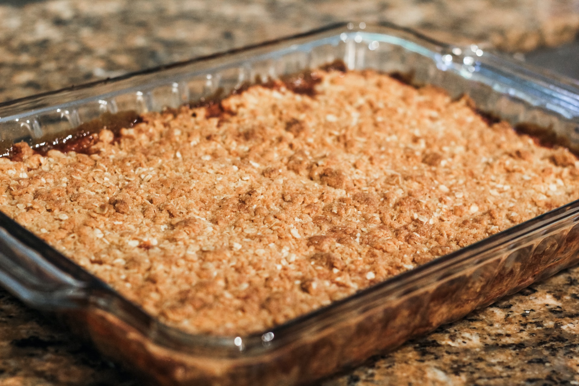 Get the taste of a warm and cozy apple crisp in minutes thanks to this microwave recipe. Just chop an apple and mix with a tablespoon of sugar and 1/2 teaspoon of cinnamon. For the topping, combine 2 tablespoons of oats, 1 tablespoon of flour, 1 tablespoon of brown sugar, and 1 tablespoon of melted butter. Sprinkle over the apple mixture and microwave for 3-4 minutes for a quick apple crisp that's so delightful.