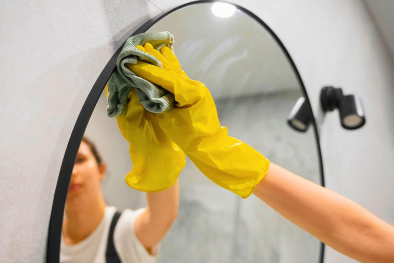Get that sparkle fantastic homemade solutions for gleaming mirrors