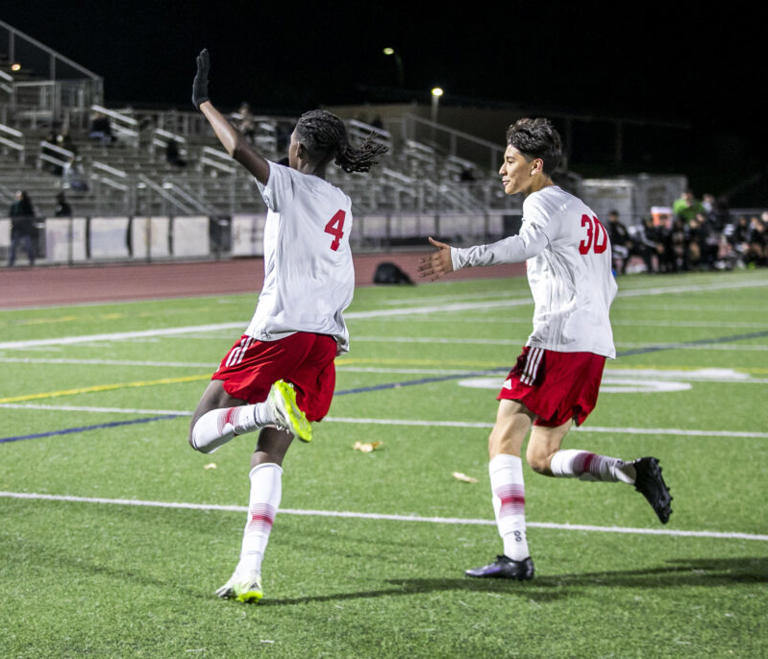 Hart boys’ soccer continues undefeated league start