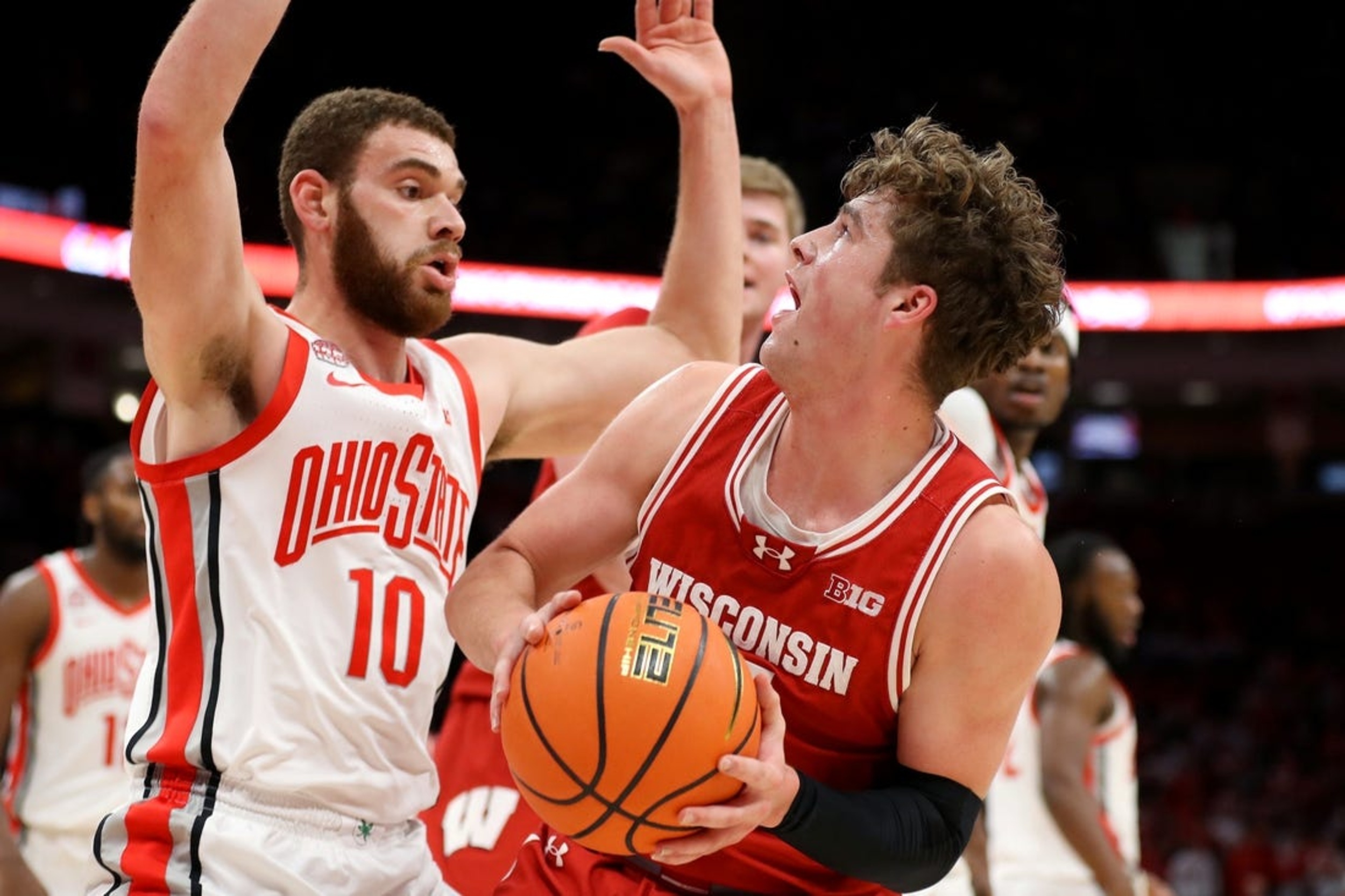 No. 15 Wisconsin Pulls Away From Ohio State