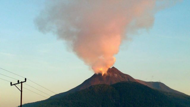 Meletus Kembali, Status Gunung Lewotobi Naik Jadi Awas