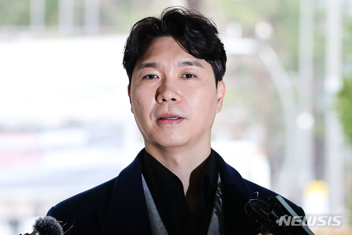 박수홍 큰형 '횡령 혐의' 1심 징역 2년…법정구속 면해(2보)