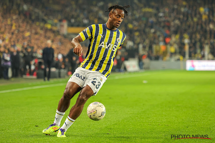 Officiel : Michy Batshuayi Et Fenerbahce Accueillent Une Légende Du ...