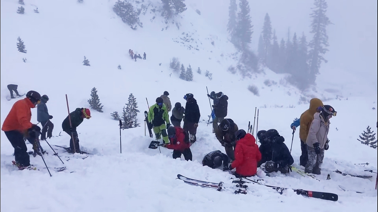 One dead after avalanche hits California ski resort