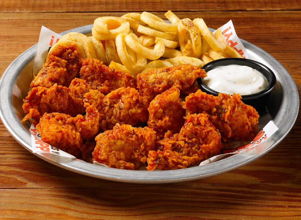 9 Restaurant Chains That Serve the Best Boneless Wings