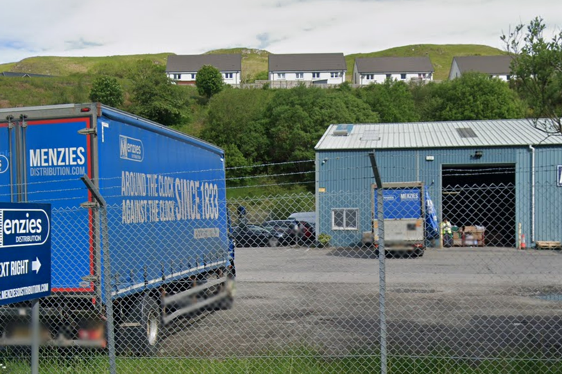 hundreds of scots jobs at risk as northern parcel delivery firm set to close