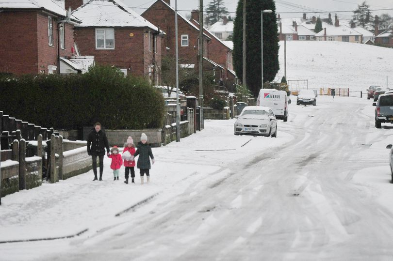 Met Office Warns Of 'disruptive Snow' As Arctic Blast To Hit North ...