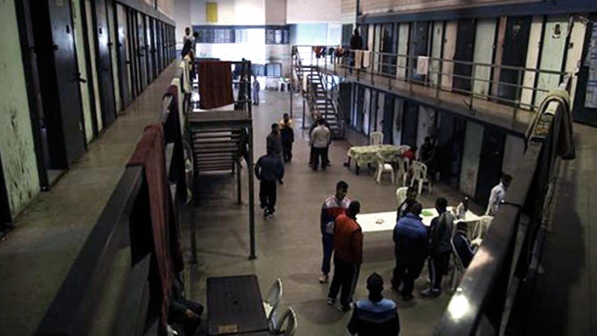 un juez resolvió que los presos de mendoza ya no podrán tener celulares en las cárceles