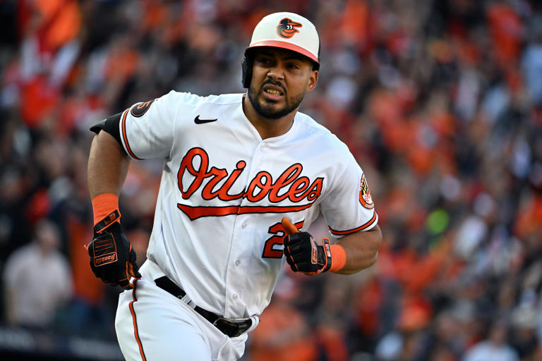 Orioles avoid arbitration with Anthony Santander