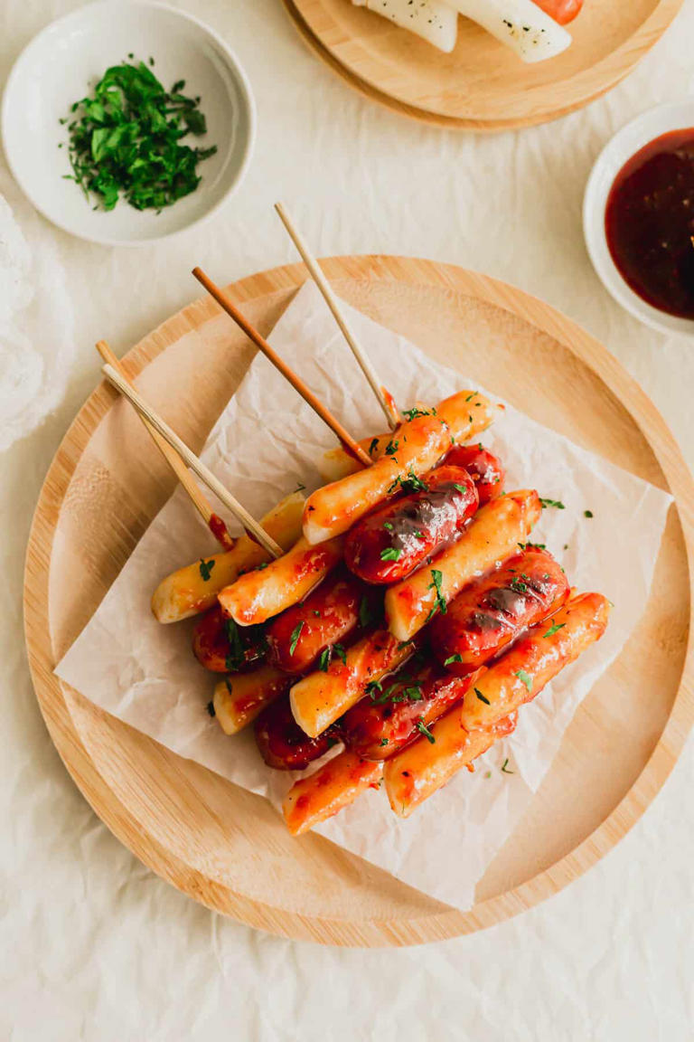 Sotteok (Skewered Korean Rice Cakes with Sausages)