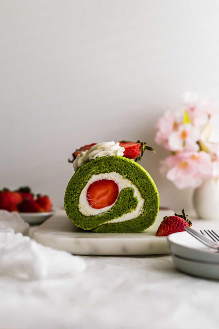 Matcha Swiss Roll Cake