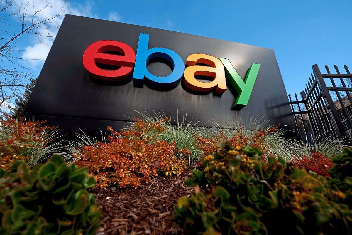 millionenstrafe: ebay-mitarbeiter schickten kakerlaken und trauerkranz an kritische blogger
