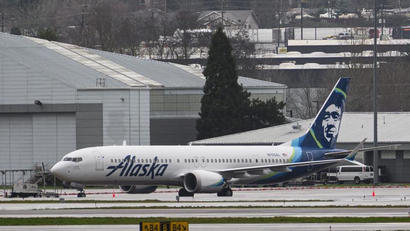 incident du vol alaska airlines : six passagers poursuivent boeing en justice