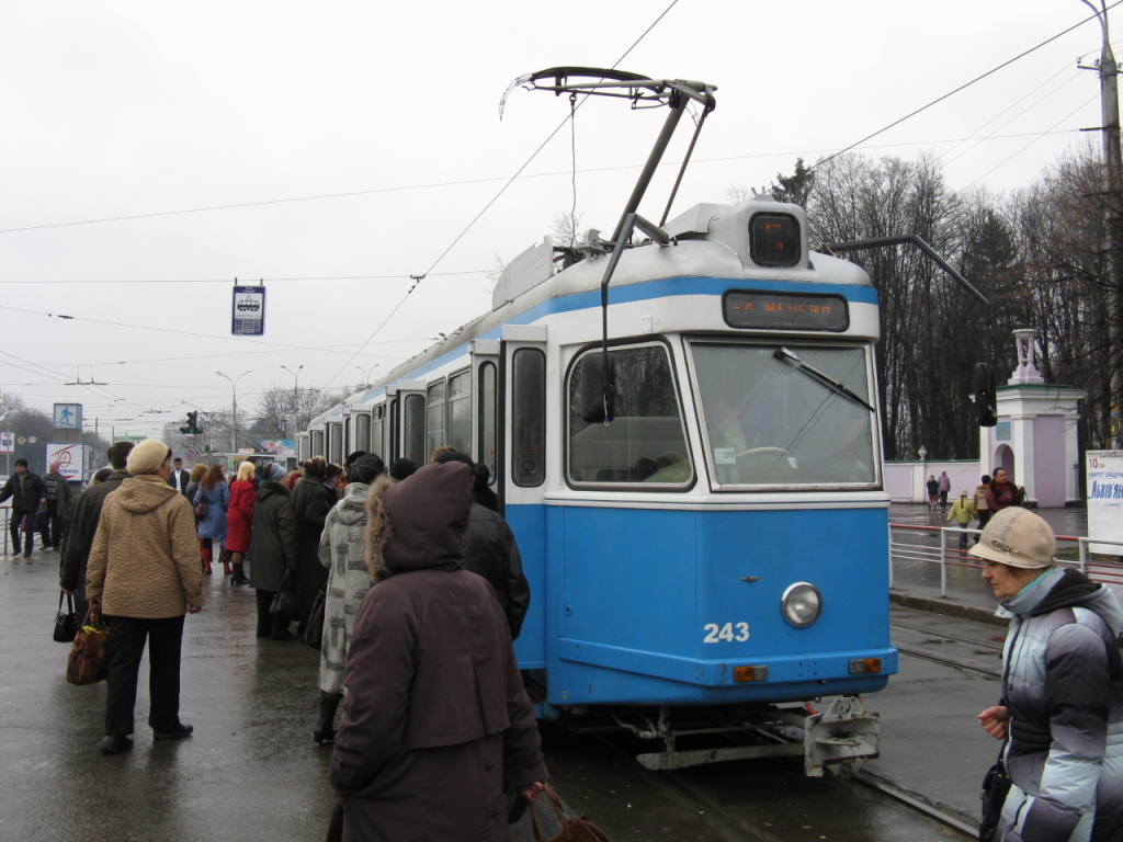 schweiz schickt ausgemusterte trams in die ukraine