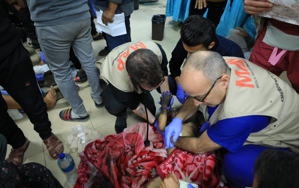 ‘the single worst thing i’ve seen’: top oxford surgeon recounts horrors of gaza hospital
