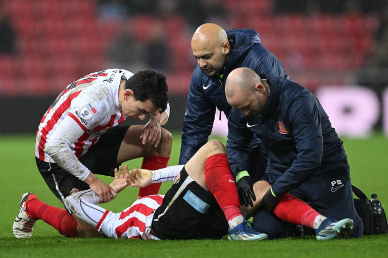 As bad as it could have been', Sunderland boss Michael Beale's verdict on  Niall Huggins' injury