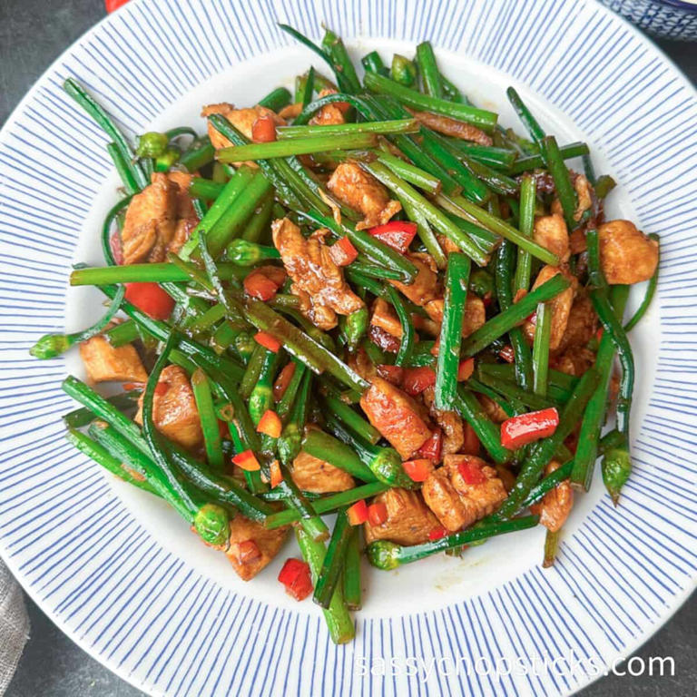 Garlic Chive Flowers Recipe: Stir Fry With Chicken