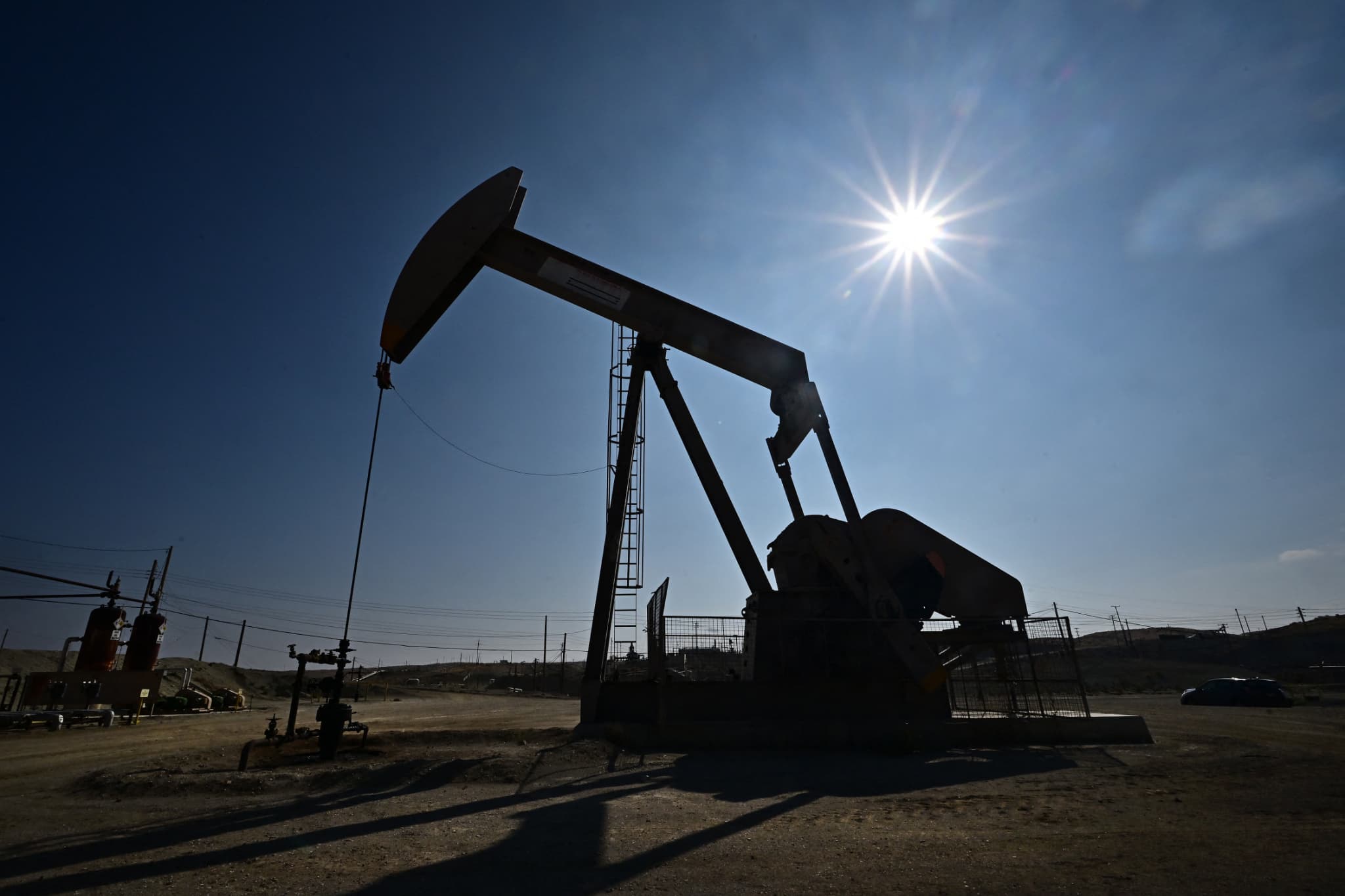le pétrole en retrait avec l'espoir de moindres tensions géopolitiques