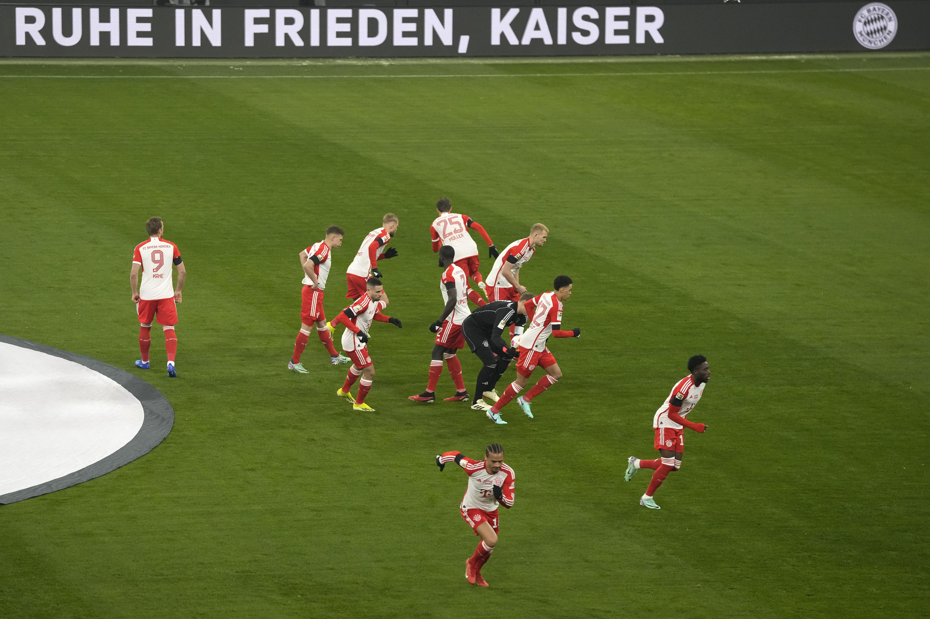 Gedenken An Franz Beckenbauer Beim Spiel Zwischen Bayern Und Hoffenheim