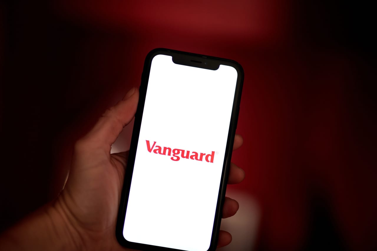 Vanguard’s Bitcoin ETF Snub Highlights Wall Street Divide