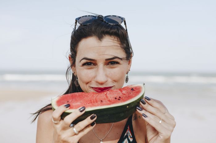 no es el melón: la fruta que aporta más agua, hidrata la piel y refuerza el sistema inmune