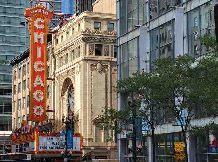 The Ultimate Guide To Visiting Chicago: All You Need To Know