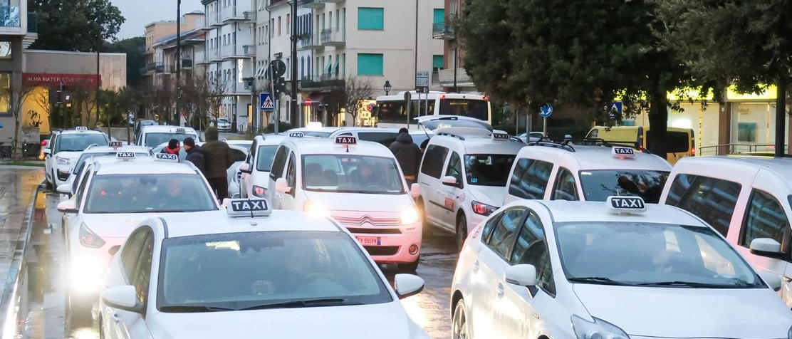 Entro Gennaio Regole Dei Bandi. Avanzano Le Nuove Licenze Taxi ...