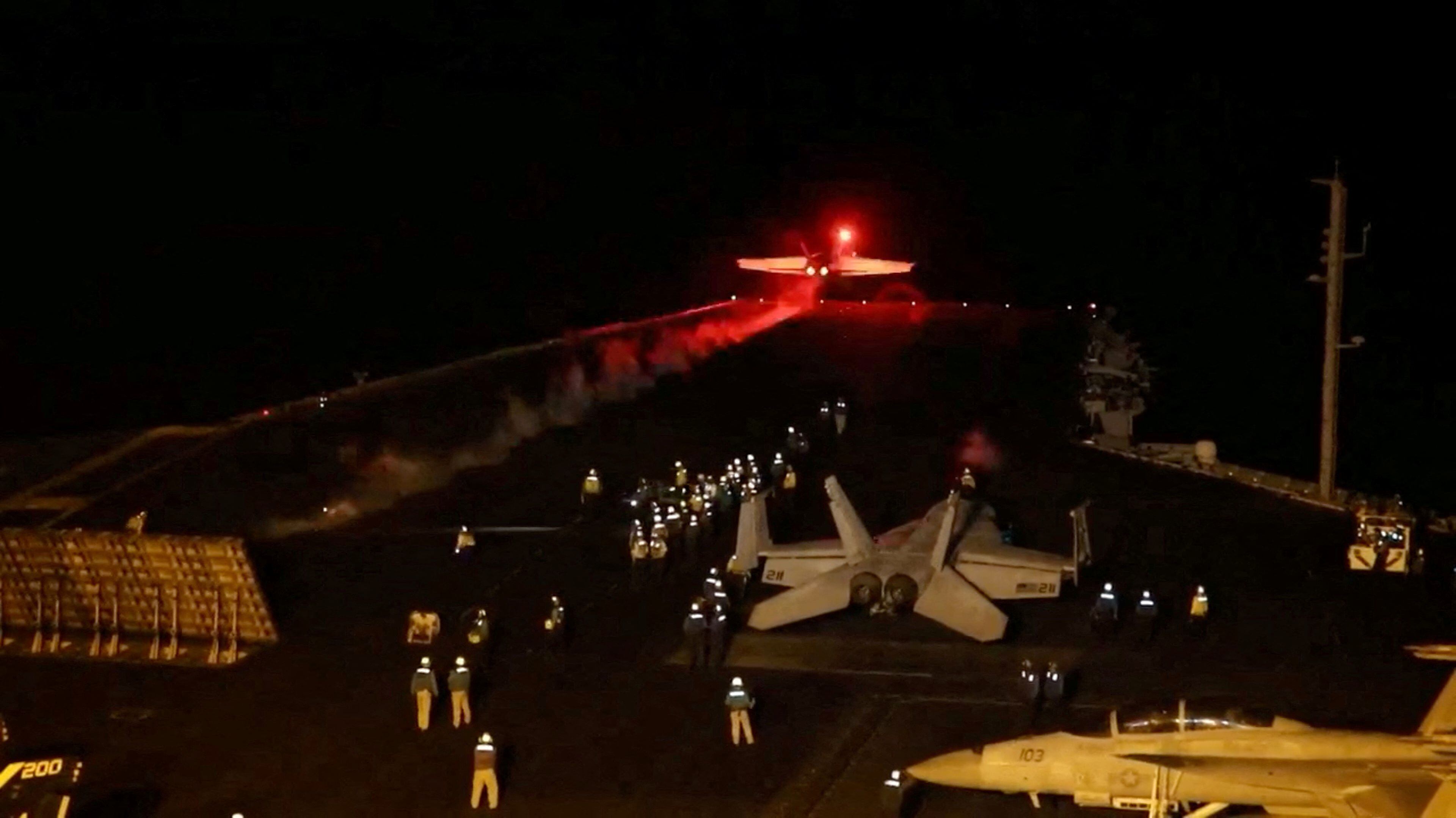 estados unidos destruye un misil balístico y dos drones lanzados por los hutíes contra un buque militar