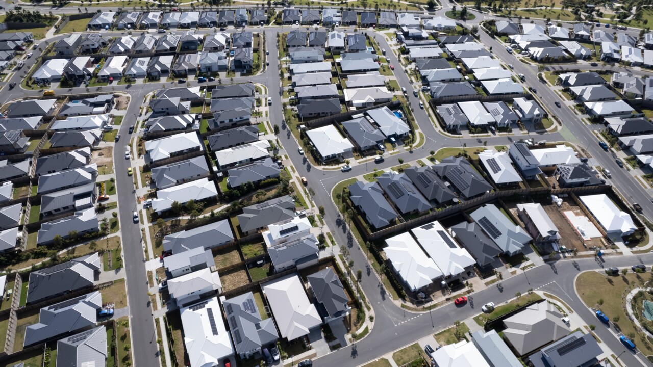 We Re Better Than That Queensland Social Housing Waitlist Balloons   AA1mTNeH.img